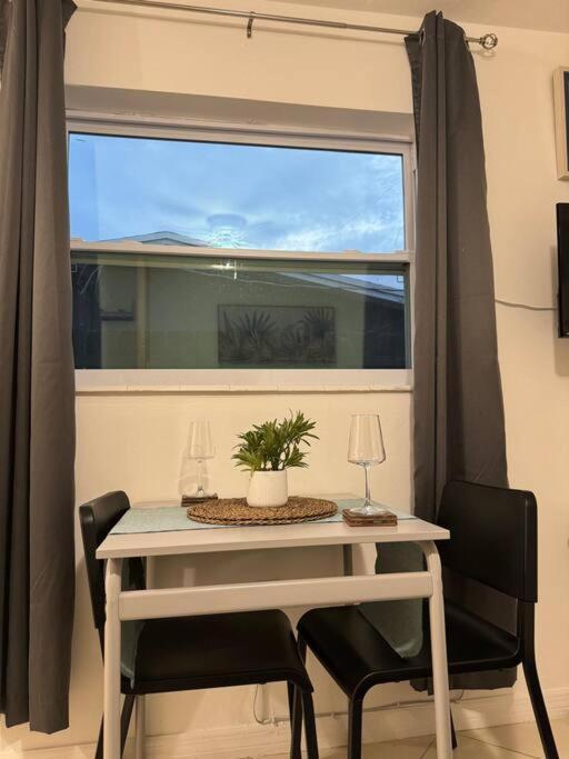 Studio With Terrace Near Hard Rock-Patio 할리우드 외부 사진