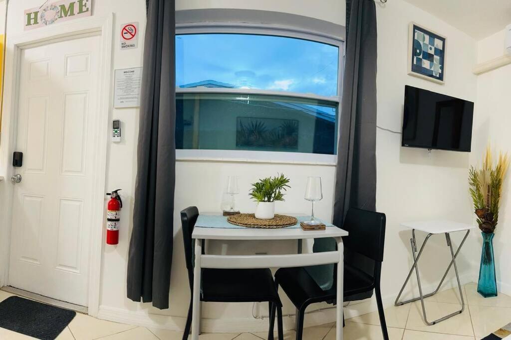 Studio With Terrace Near Hard Rock-Patio 할리우드 외부 사진